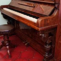 Pianoforte verticale R. Gors e Kallmann