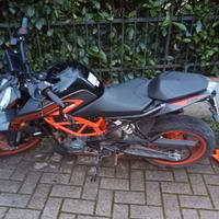 KTM Duke 125