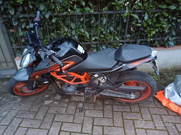 KTM Duke 125