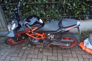 KTM Duke 125