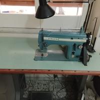 Macchia per cucire Singer completa di tavolo