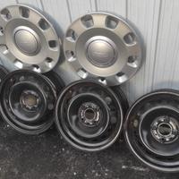 2 Cerchi in ferro da 14 pollici con copricerchi