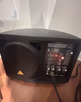 Behringer monitor attivo PRATICAMENTE NUOVO