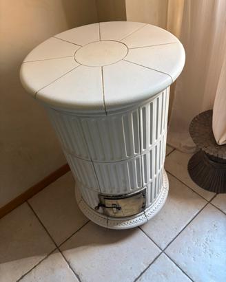 Stube in ceramica maiolica