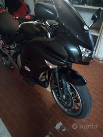Moto Kawasaki ER6F