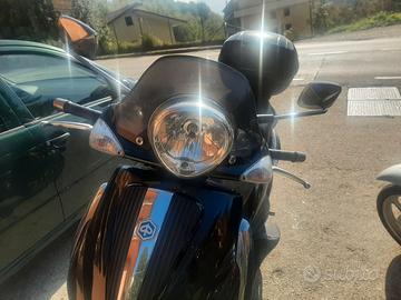 Scooter Piaggio Beverly Tourer 250.