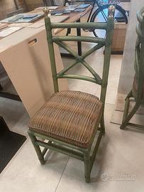 Sedia verde con cuscino