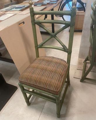 Sedia verde con cuscino