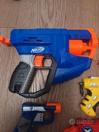 Pistole giocattolo a dardi Nerf