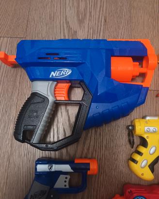 Pistole giocattolo a dardi Nerf
