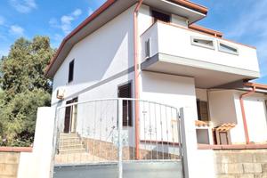 Appartamento con ingresso indipendente cortiletto