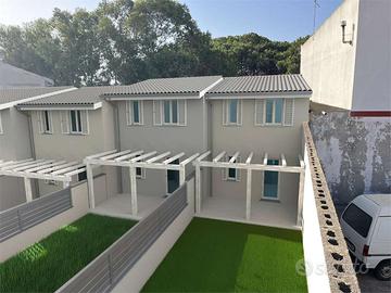 VILLETTE A SCHIERA CON GIARDINO E POSTO AUTO