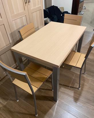 Tavolo da cucina Scavolini con sedie