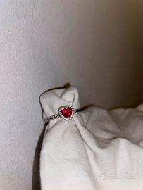 anello pandora cuore rosso