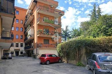 3 LOCALI A SAN GIOVANNI LA PUNTA