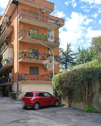 3 LOCALI A SAN GIOVANNI LA PUNTA