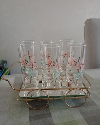 Carrellino con 6 bicchierini