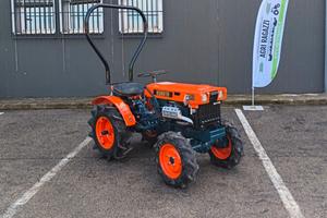 TRATTORE - KUBOTA B 6000 - CON ARCO DI PROTEZIONE