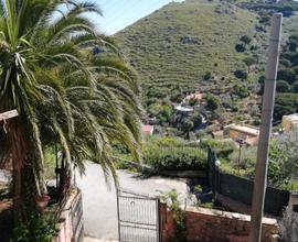 Villetta da ristrutturare ma abitabile