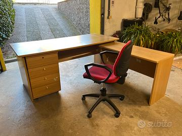 SCRIVANIA CON SEDIA E COMODINO