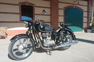 BMW R26