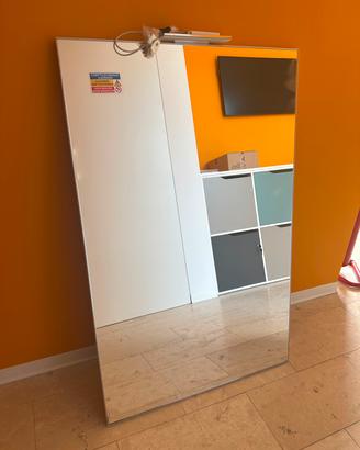 Specchio grande da parete con lampada LED
