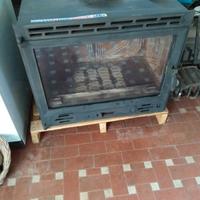 Inserto in ghisa per camino