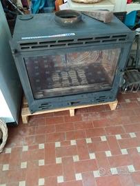 Inserto in ghisa per camino