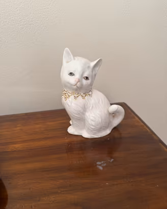 Gatto di porcellana