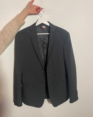 Completo elegante uomo pantaloni, giacca e camicia