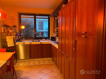 Cucina completa di elettrodomestici