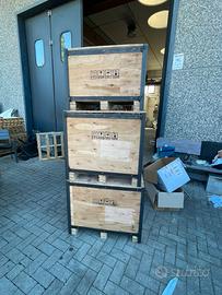 Casse in legno con rinforzo in ferro usati