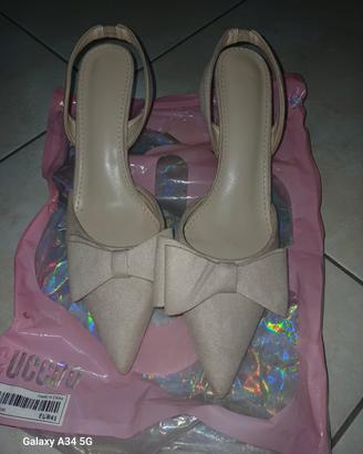 tacchi beige in velluto 