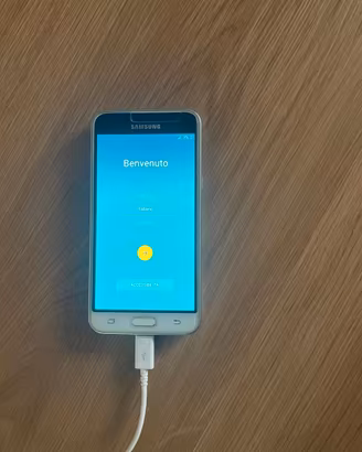 Telefono Samsung Galaxy J3