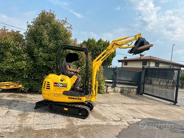 E237 - Escavatore 15 q Komatsu PC15 con pinza