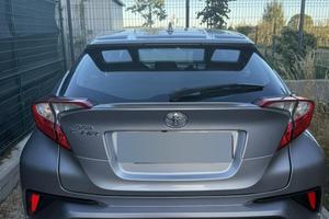 Toyota CH-R 1.2 turbo benzina