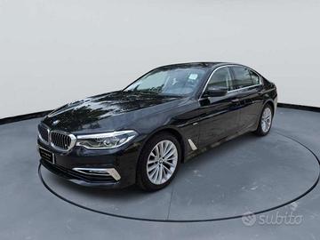 BMW Serie 5(G30/31/F90) - 520d Luxury U140047
