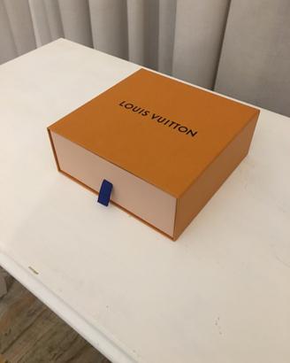 Scatola tipo cassetto Louis Vuitton
