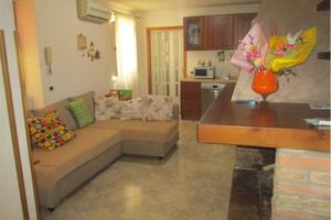 Casa indipendente di 175 m² con più di 5 locali a 