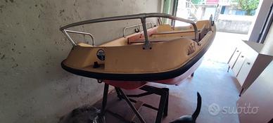barca in vetroresina