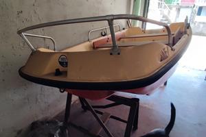 barca in vetroresina