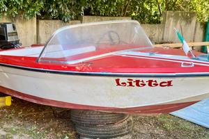 Barca a motore 4,5 mt