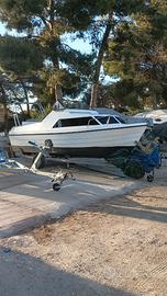 Barca a motore semicabinato