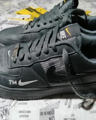 Nike Air Force 1 nere/grigie – Taglia 37 (24 cm) –