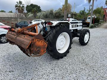 Trattore agricolo 4x4