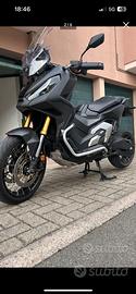 Xadv 750