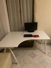 Scrivania Ikea per studio