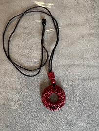 Collana cinese in cinabro con il simbolo Pixiu