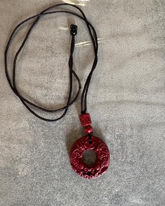 Collana cinese in cinabro con il simbolo Pixiu
