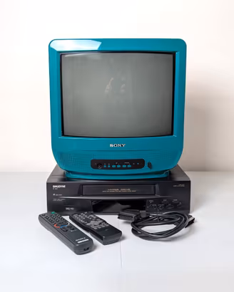 Televisione CRT+ Videoregistratore VHS 